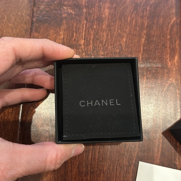 Chanel Earring Box - Picture 2 of 5